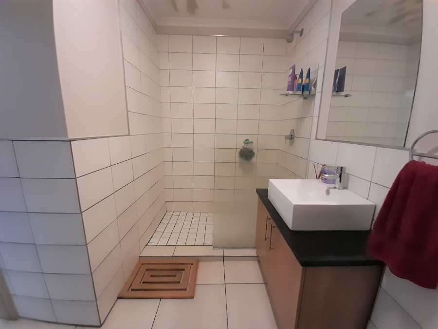 To Let 1 Bedroom Property for Rent in Mowbray Western Cape